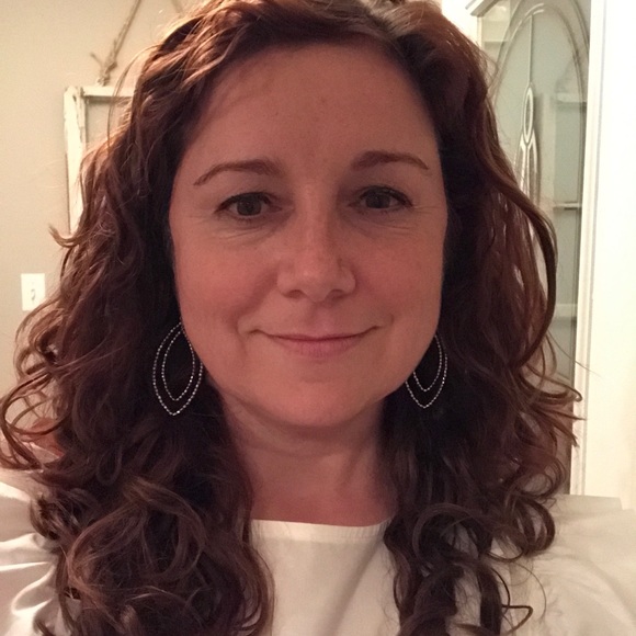 Meet your Posher, Aine - Picture 1 of 1